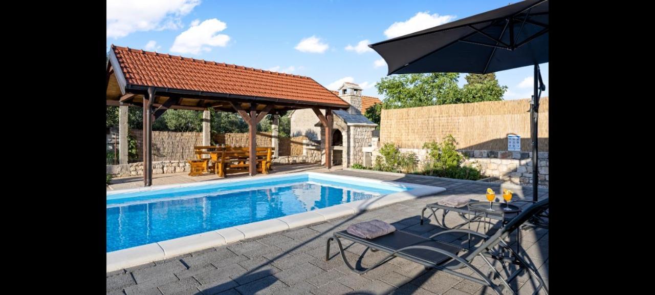 Siritovci Olive Tree House With Jacuzzi, Wifi And 40M2 Poolヴィラ エクステリア 写真
