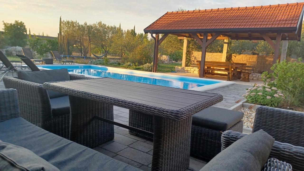 Siritovci Olive Tree House With Jacuzzi, Wifi And 40M2 Poolヴィラ エクステリア 写真