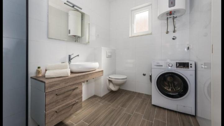 Siritovci Olive Tree House With Jacuzzi, Wifi And 40M2 Poolヴィラ エクステリア 写真